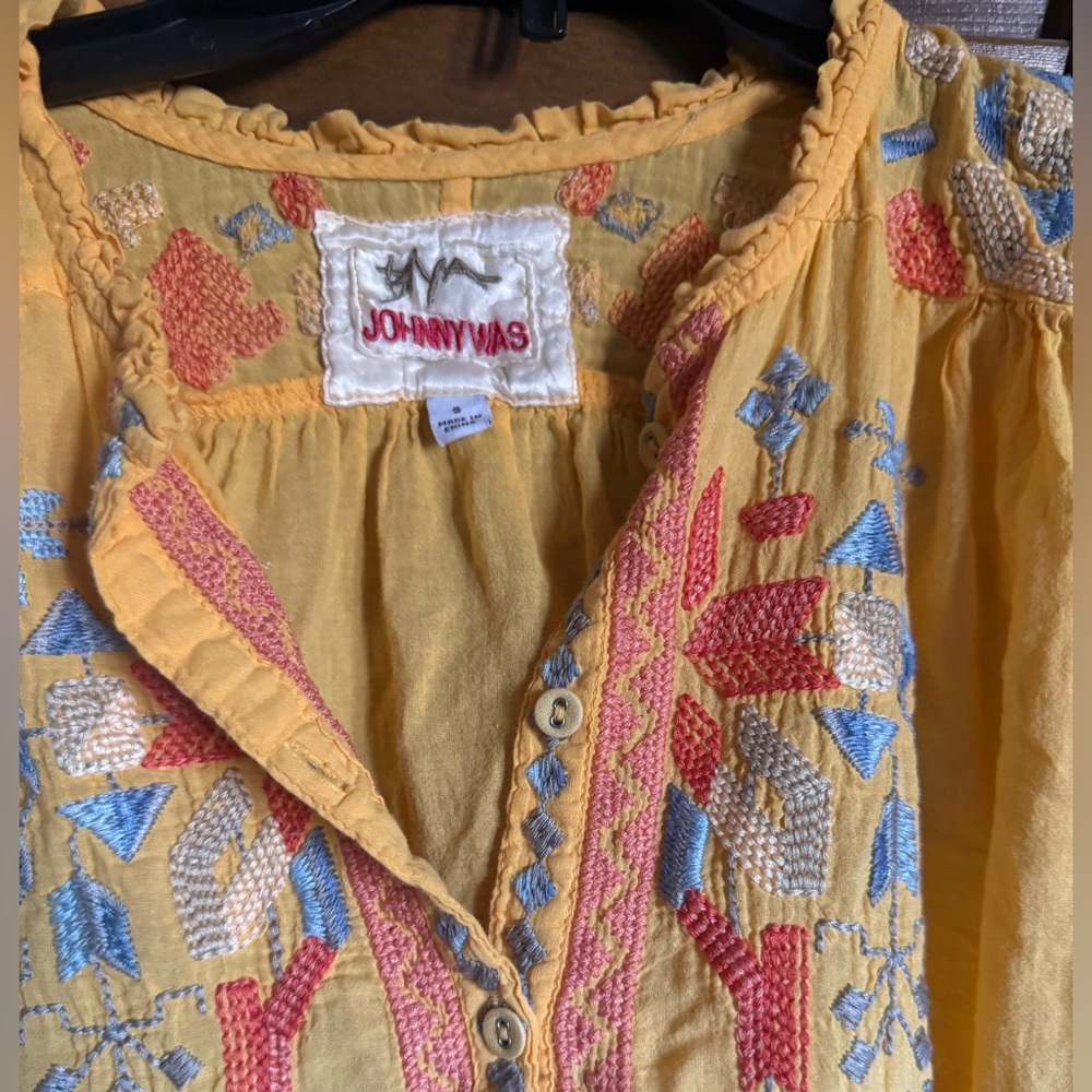 Johnny Was blouse top size small yellow embroidered EUC - Picture 2 of 6